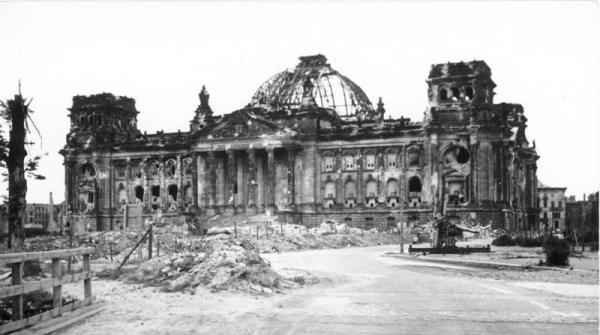Reichstag in der Nachkriegszeit Reichstag in der Nachkriegszeit